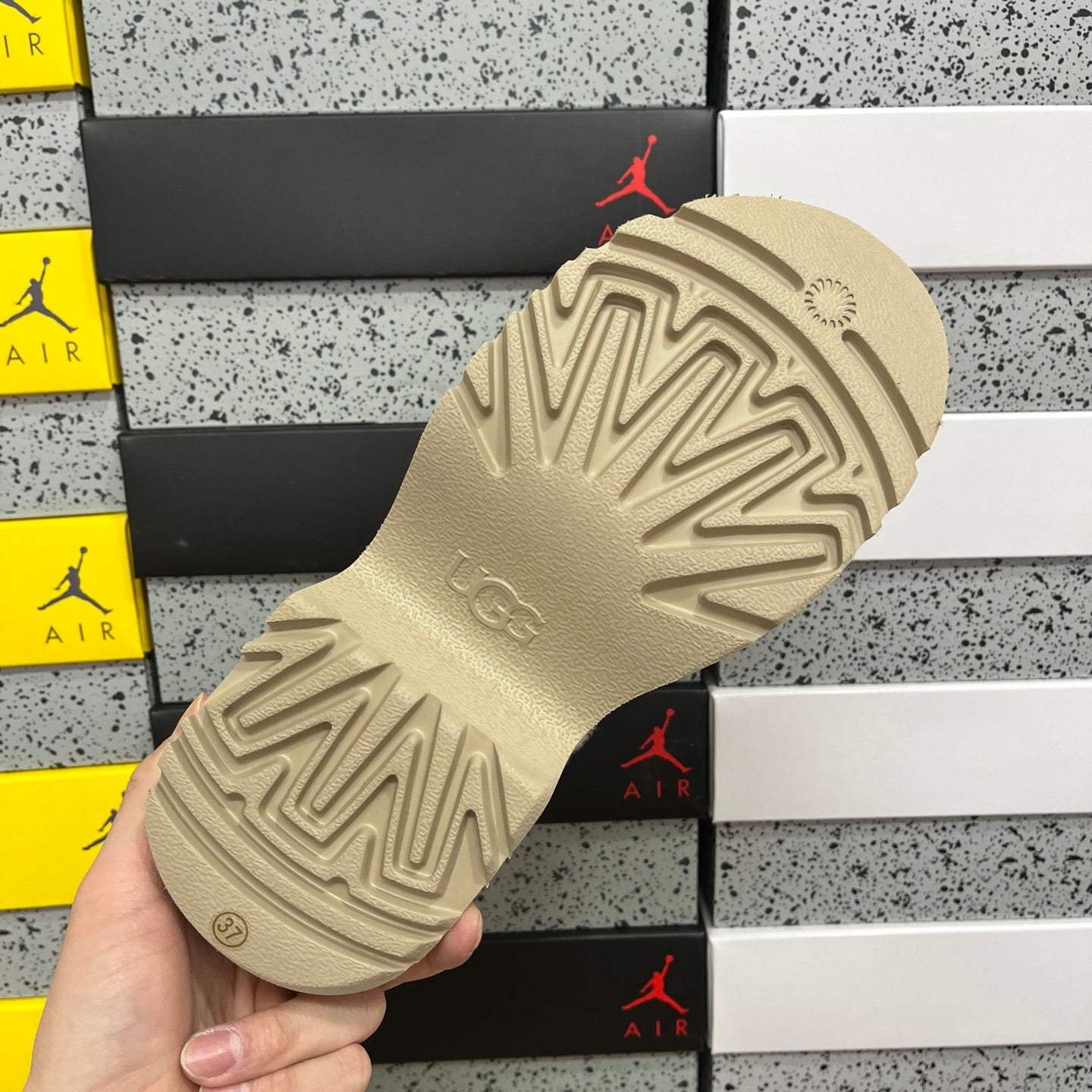 UGG Platform Low-Cut Snow Boots