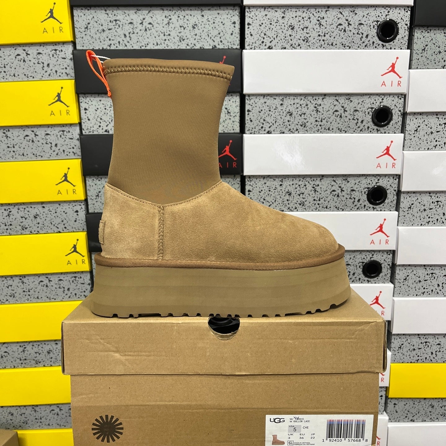 UGG Platform Low-Cut Snow Boots