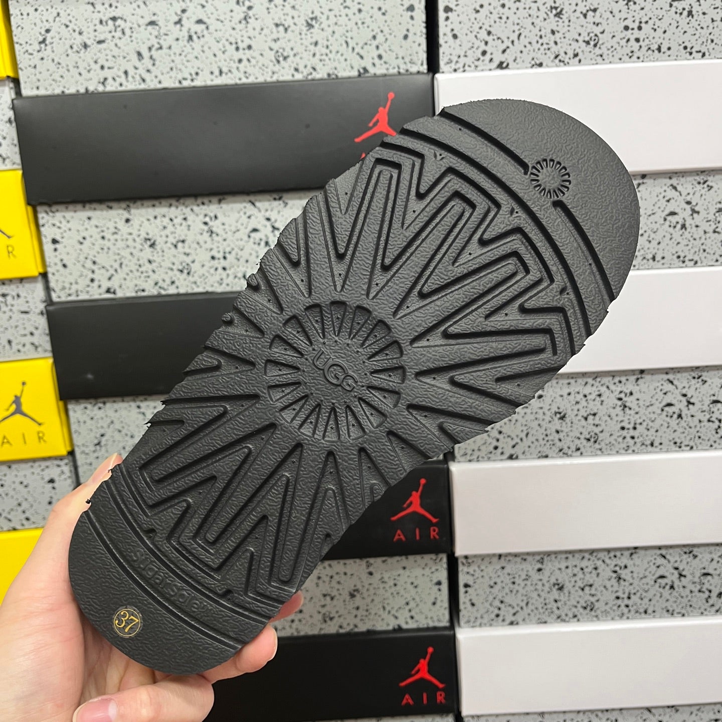 UGG Thick-Soled Low-Cut Fur Snow Boots