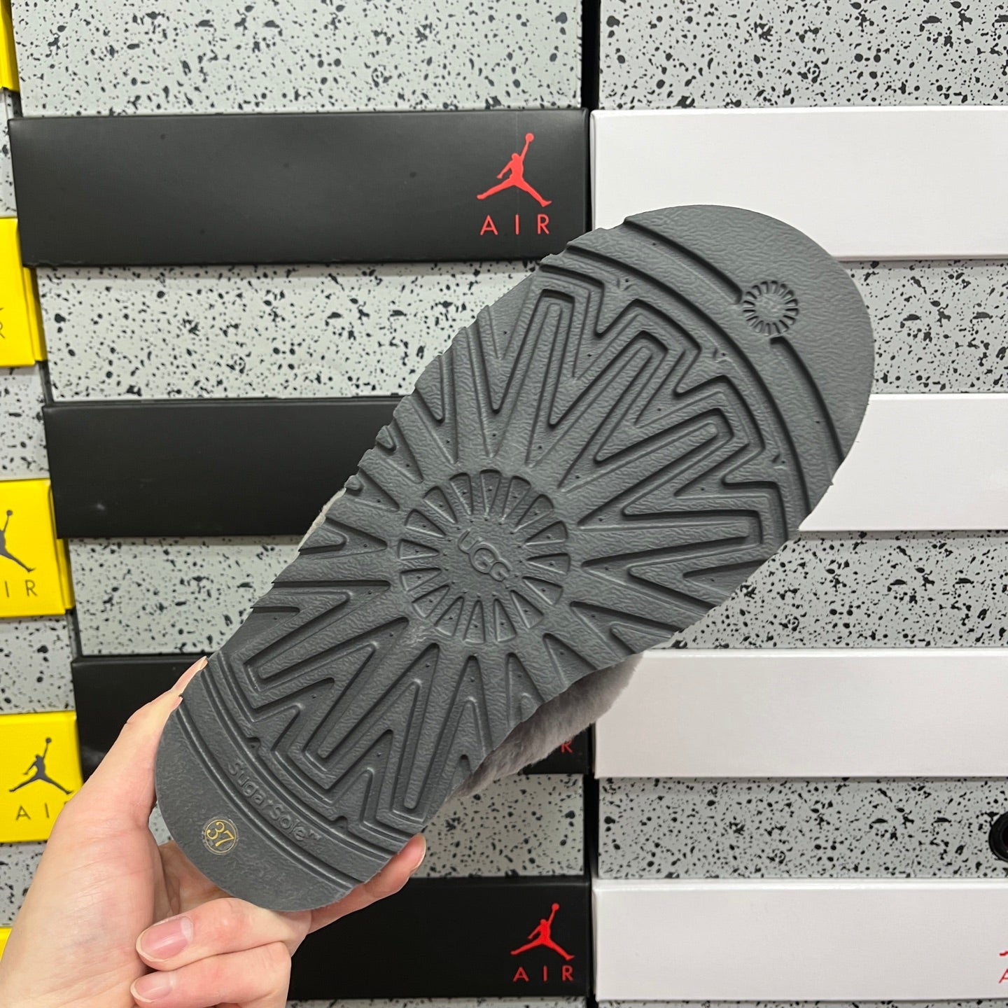 UGG Thick-Soled Low-Cut Fur Snow Boots