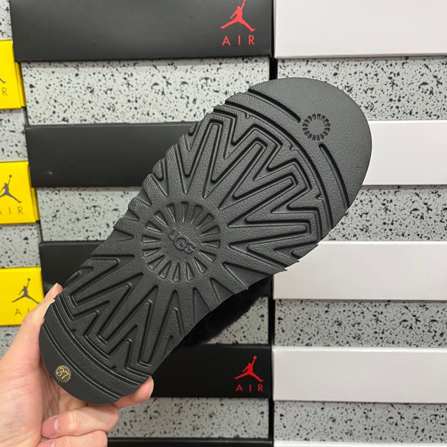 UGG Thick-Soled Low-Cut Fur Snow Boots