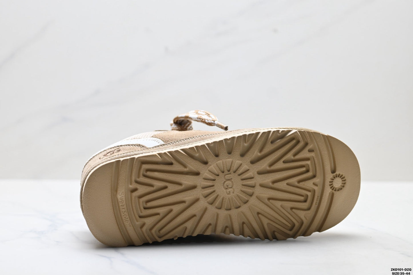 UGG LOWMEL Mid-Top Snow Boots