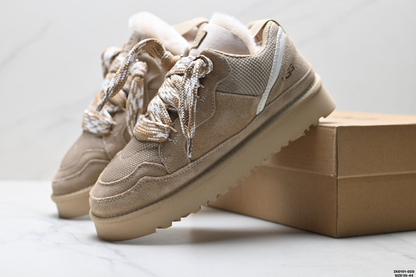 UGG LOWMEL Mid-Top Snow Boots